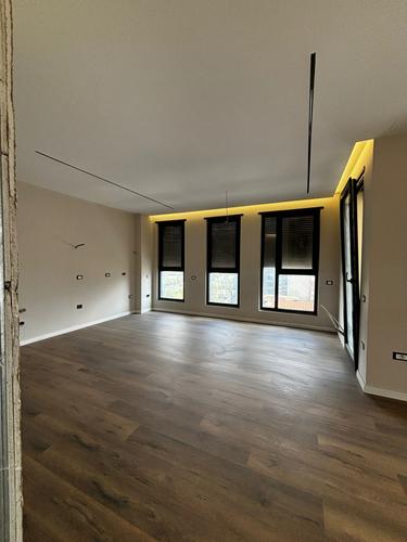 &#55356&#57314 Shitet apartament 2+1+2 – Bengas (pranë rrethit të Klanit