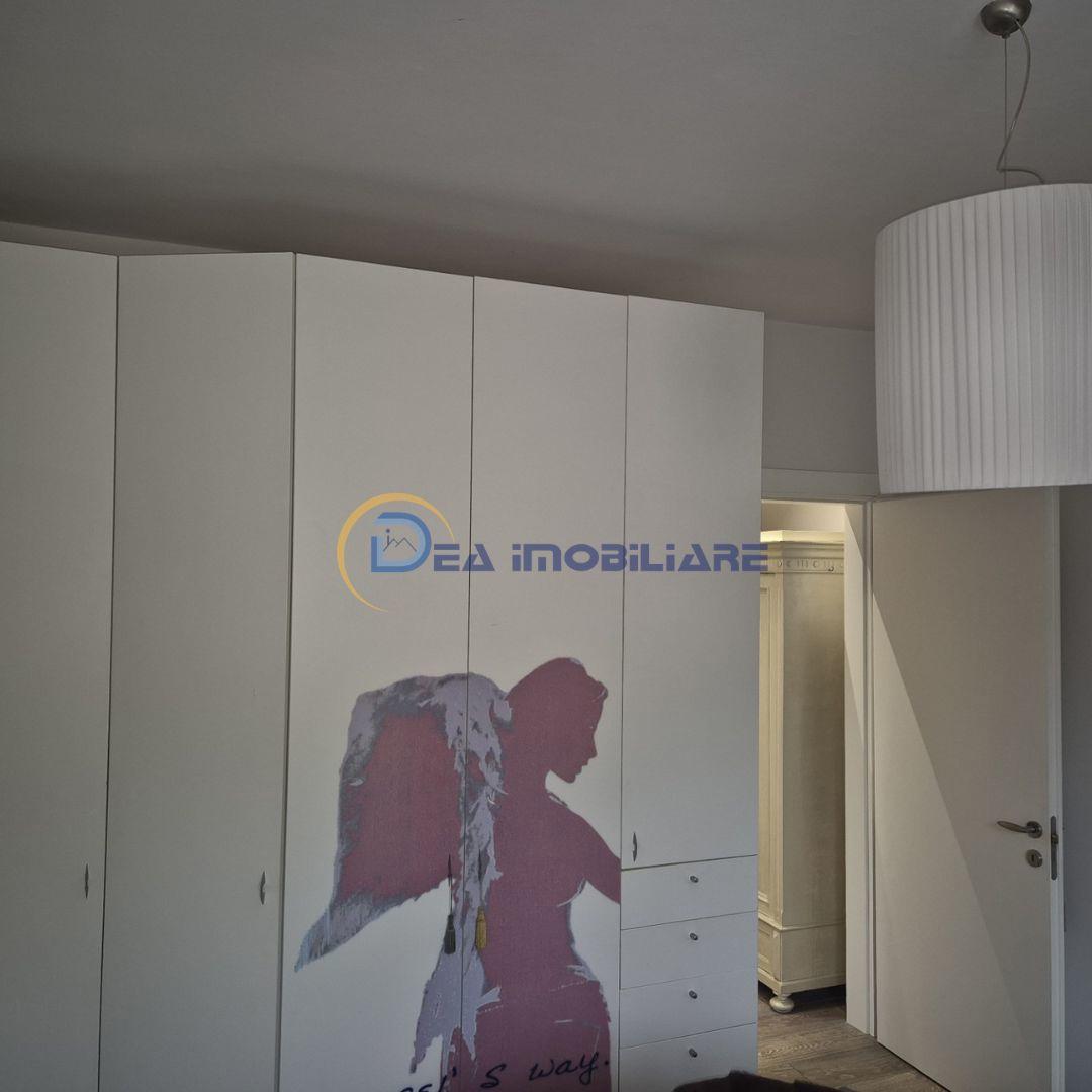 JEPET-ME-QIRA-APARTAMENT-1+1-QENDER-PRANË-AMFITEATRIT