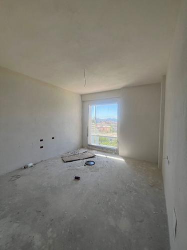 APARTAMENT NE SHITJE 3+1+2 PORCELAN  RRETHI KLANIT