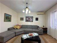 Shitet, Apartament 2+1, Ali Demi, Tiranë.