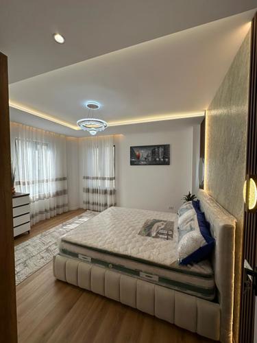 Shitet apartament 2+1