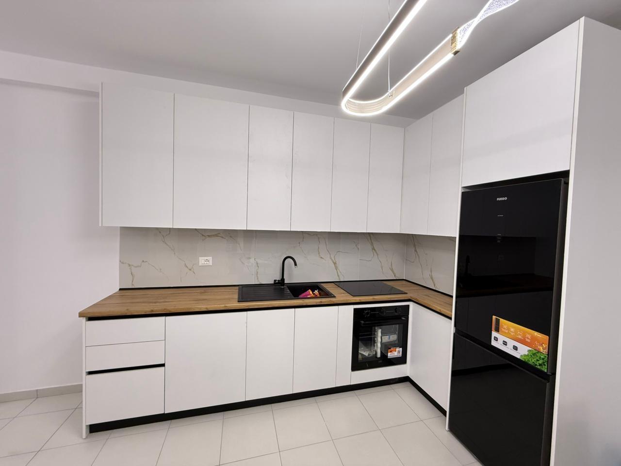 -----JEPET-ME-QIRA-APARTAMENT-2+1+2-PRANË-PORTIT--VLORË