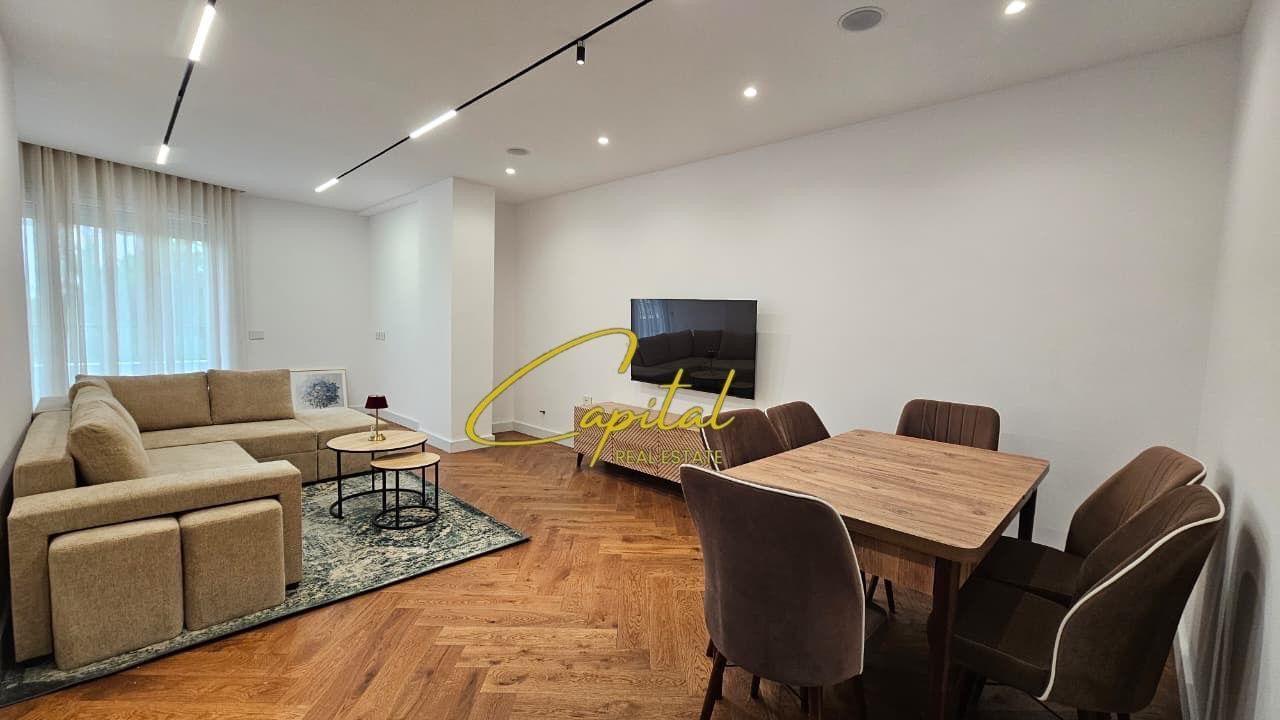 APARTAMENT-ME-QERA-2+1-QENDER-1-400-EURO