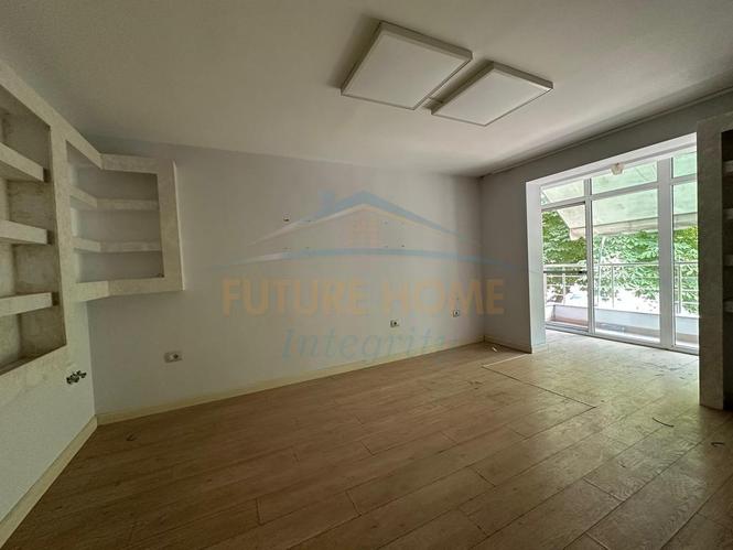 0694738665 Shitet, Apartament 2+1, Sheshi Wilson, Tiranë.