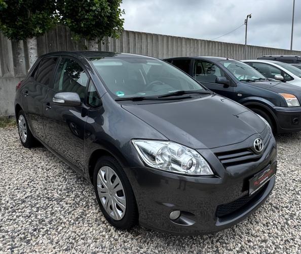 Toyota Auris 2011