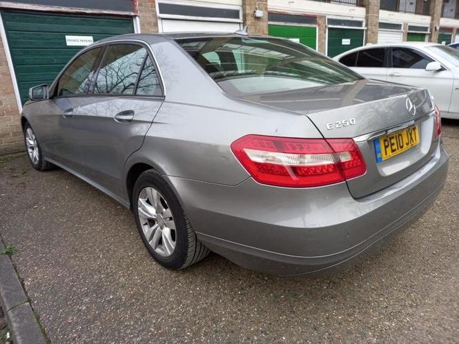 Mercedes Benz E250 CDI Bluefficiency
