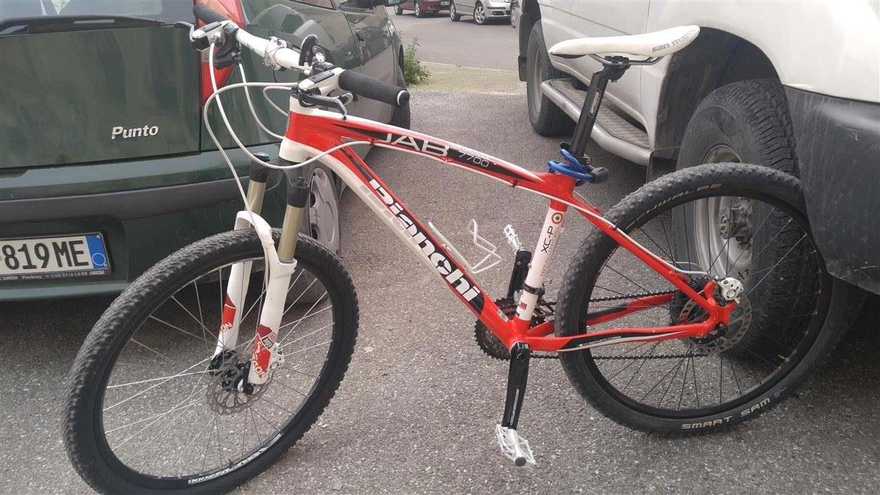 Shitet ose ndrohet Biciklete Bianchi Jab 7700 Tiran