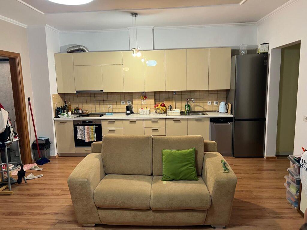 SHITET-APARTAMENT-2+1+2-NE-SUPER-LOKACION--BLLOK-