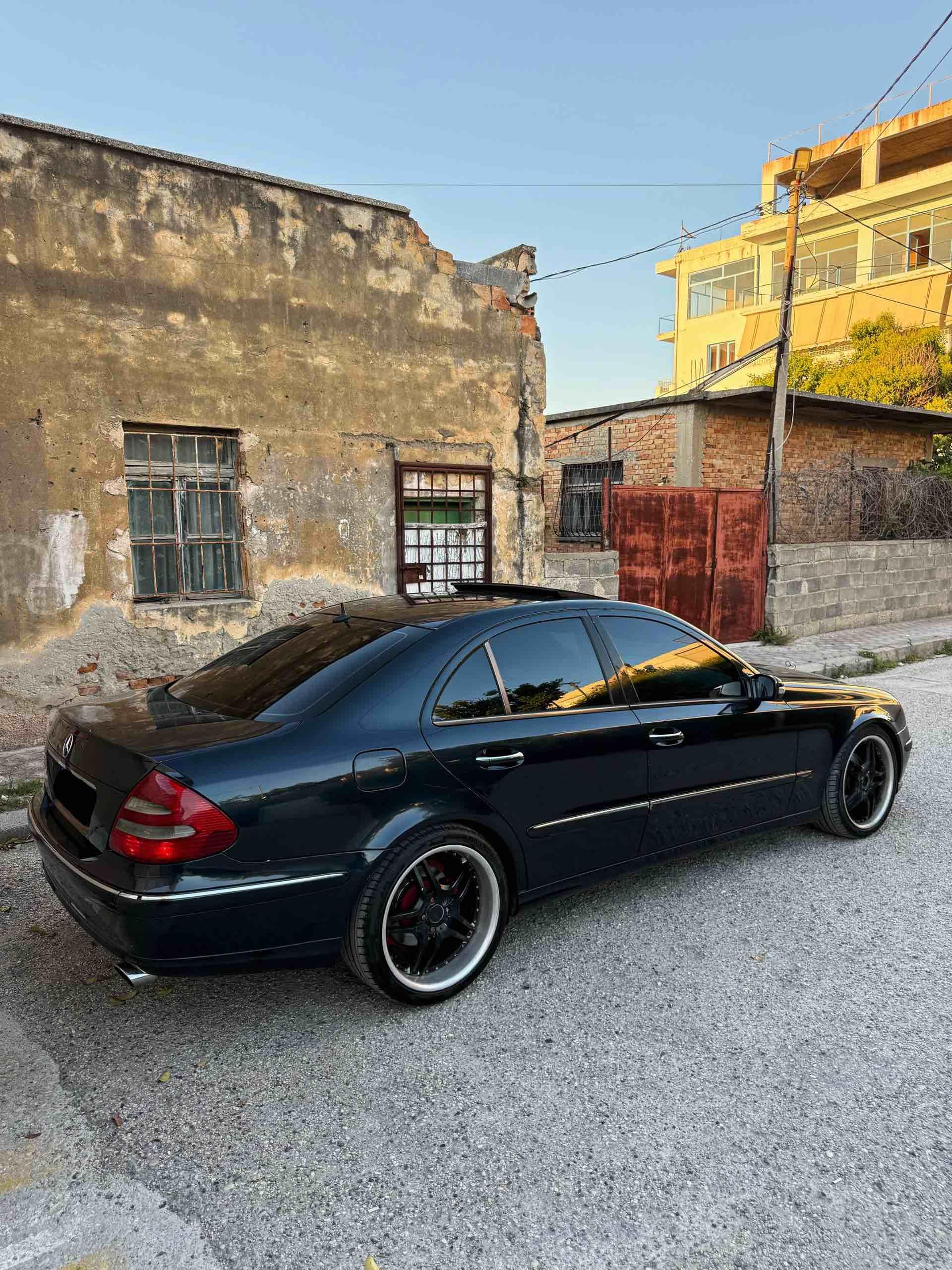 Mercedes-Benz-E-Class-W211