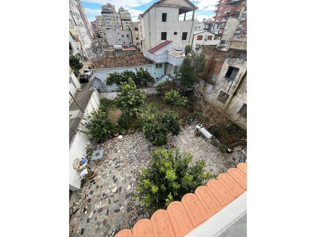 Vilë-5+4-Me-Qira-në-Durrës----+355693150128