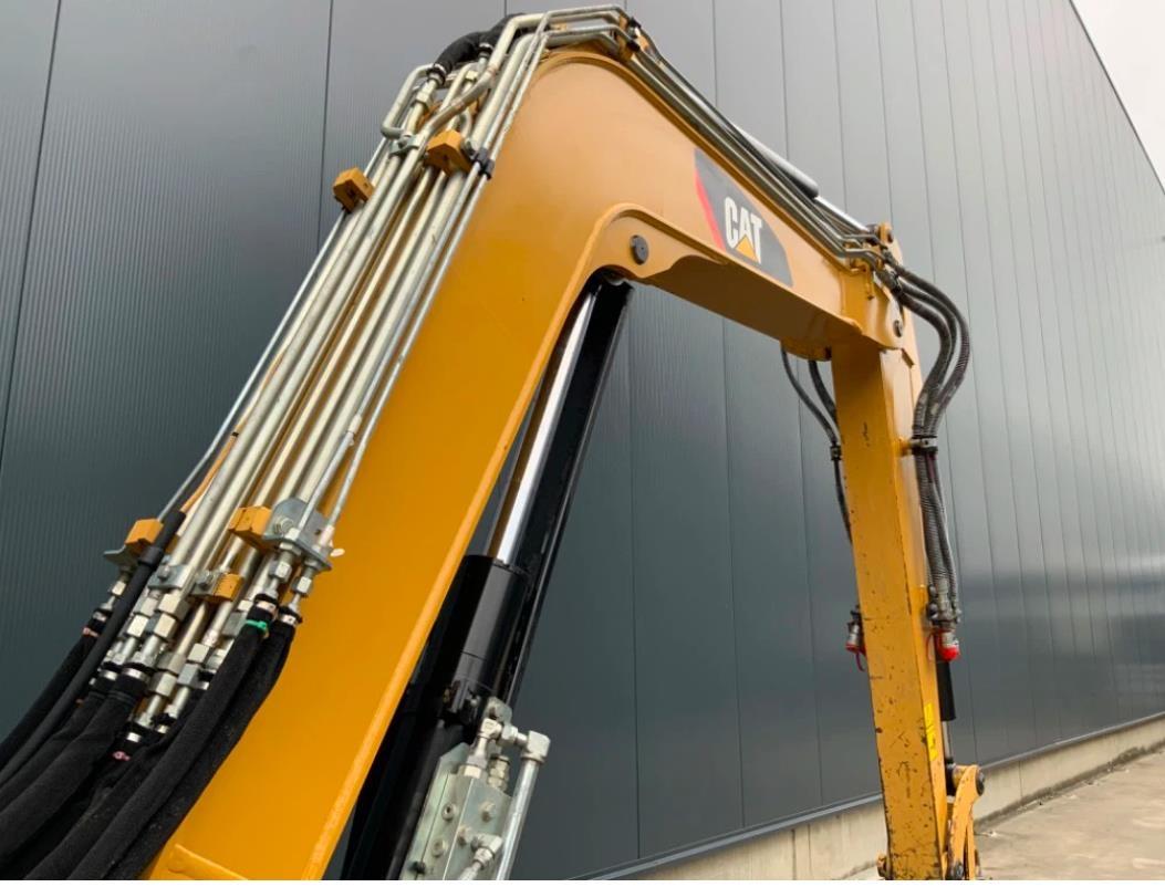Cat-305-E-