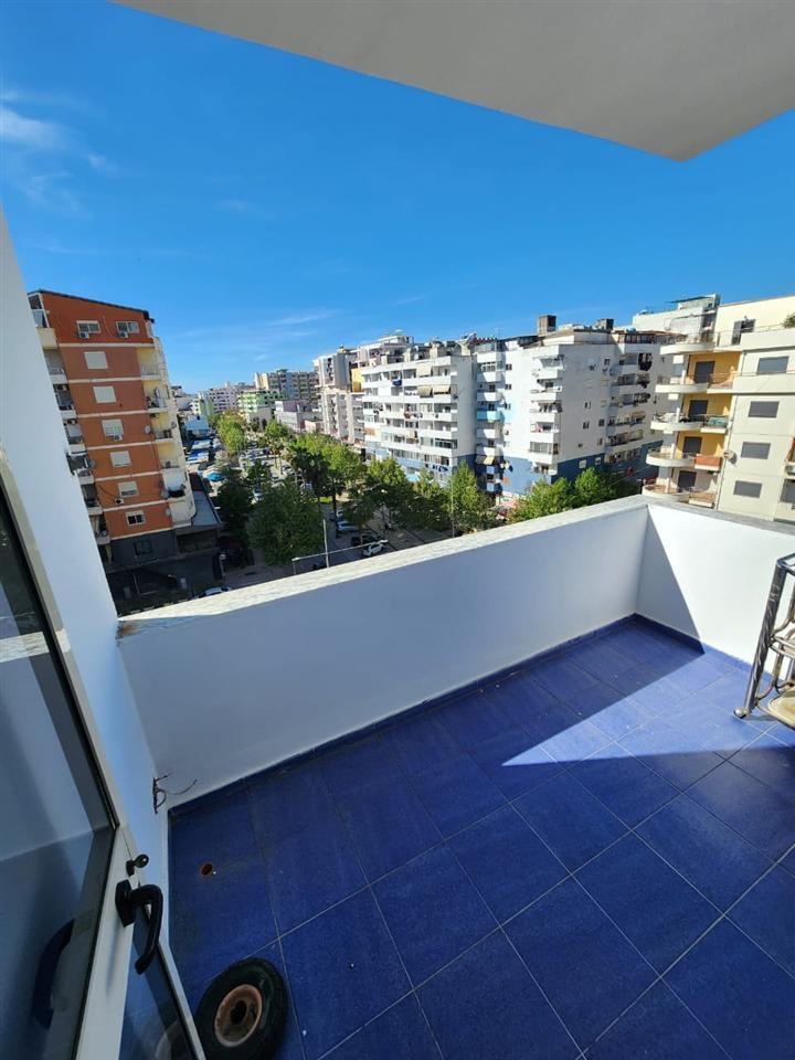 SHITET-APARTAMENT-2+1-PLAZH--DURRES