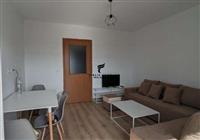 APARTAMENT ME QERA 1+1 RRUGA KONGRESI MANASTIRIT 350 EURO