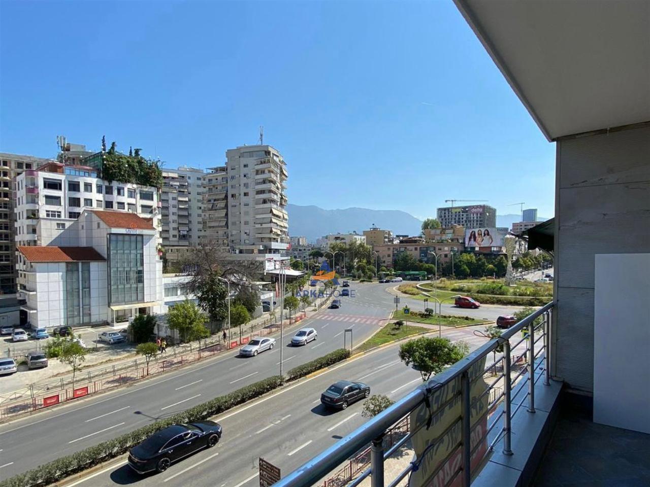 JEPET-APARTAMENT-ME-QERA-2+1+2-BALLKONE--TE-ZOGU-I-ZI--800-E