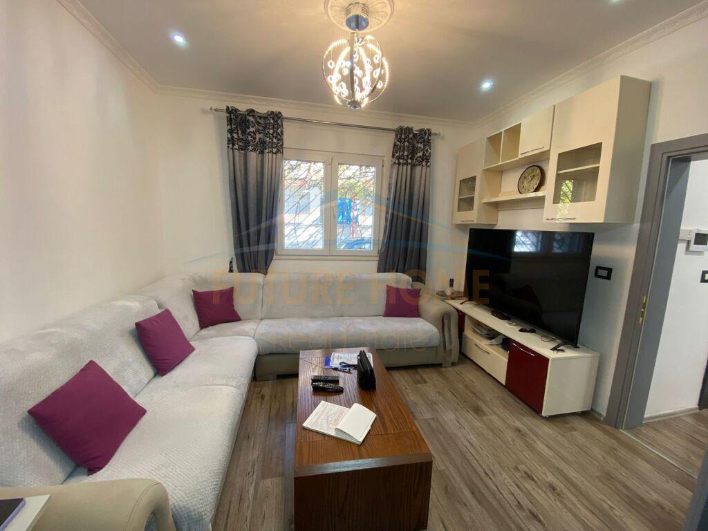 0696044432-Shitet--Shtepi-Private--Prane-UKD--Durres