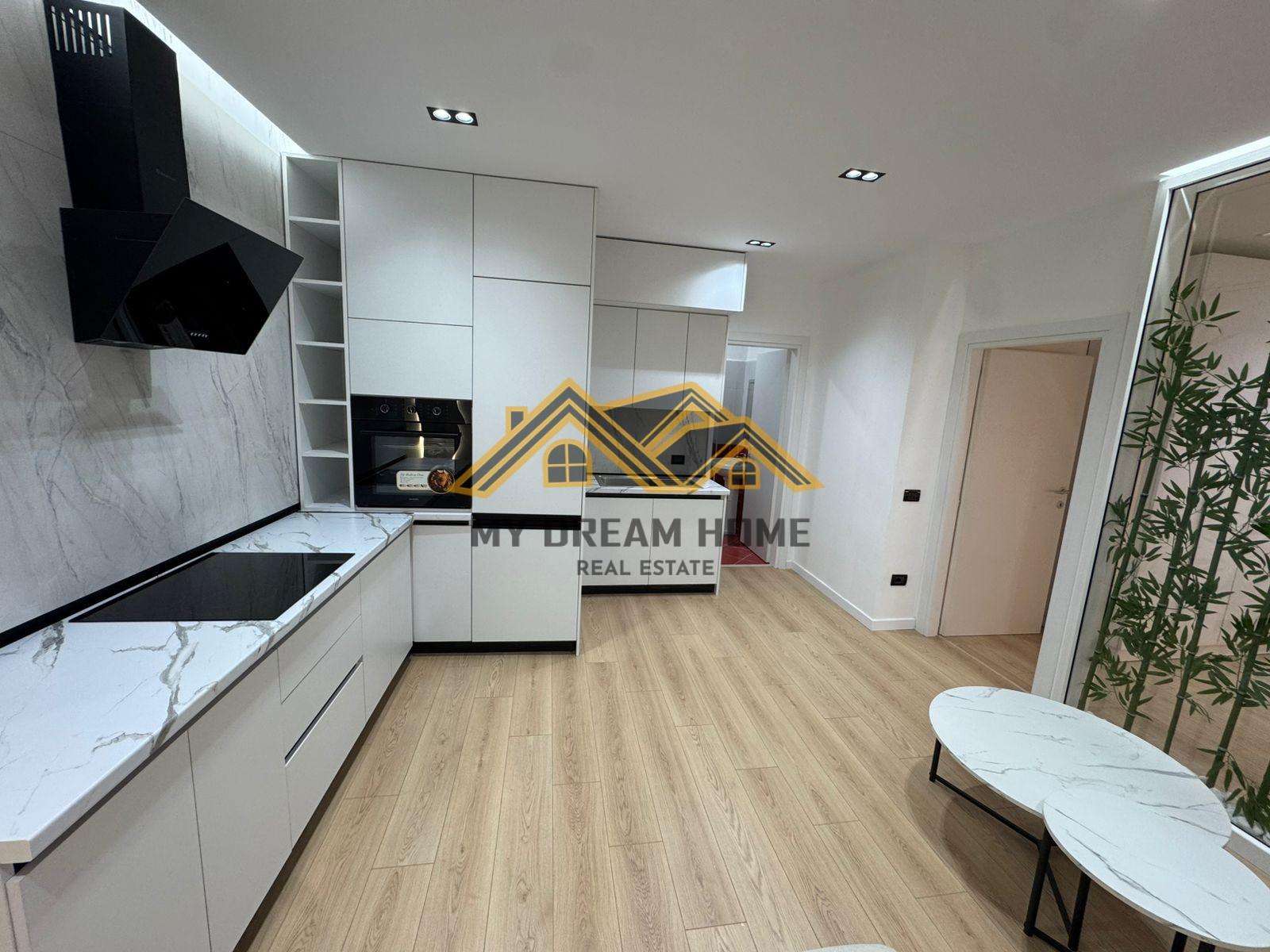 APARTAMENT-1+1-PRANE-STACIONIT-TE-TRENIT-NE-DURRES--PER-SHIT