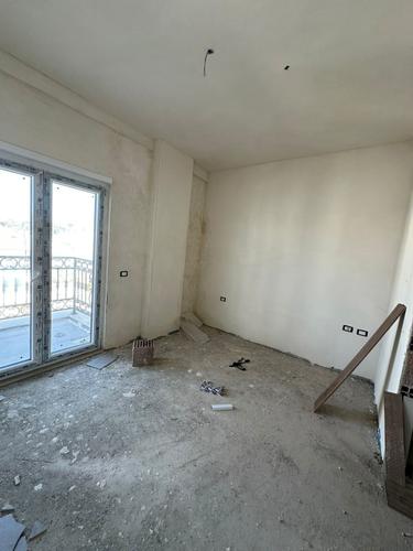 APARTAMENT NE SHITJE 1+1 TE PORTA RE TEG