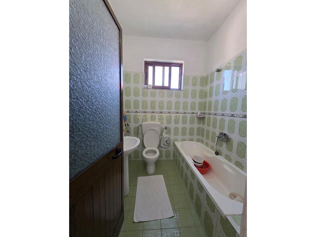 0697603180Shitet-Vilë-3-Katëshe-me-Oborr---Zona-Plazh--Hekur