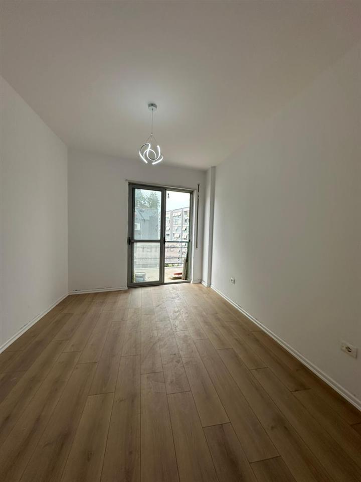 SHITET-APARTAMENT-2+1-TEK-KOMUNA-E-PARISIT