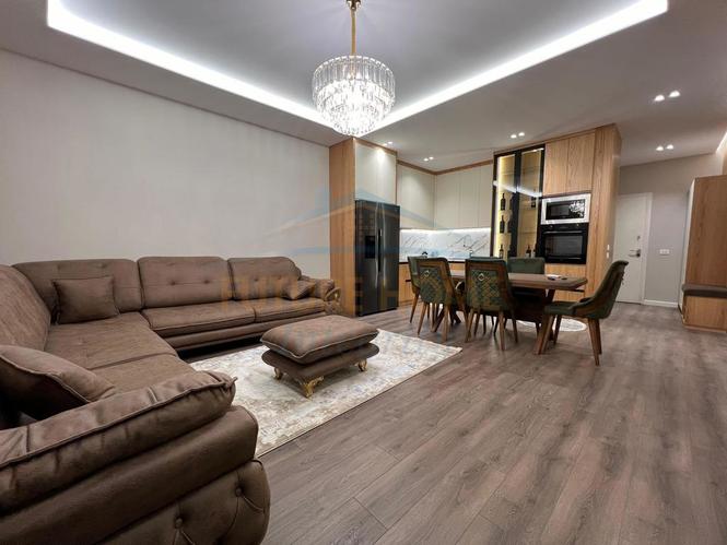 Shitet, Apartament 2+1+2+Post Parkimi, Ali Demi, Tiranë.