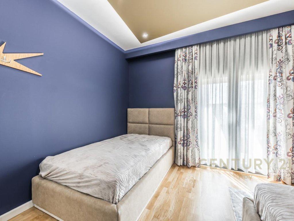 0698329326-SHITET-PENTHOUSE-PRAKTIK-PËR-JETESË-KOMODE