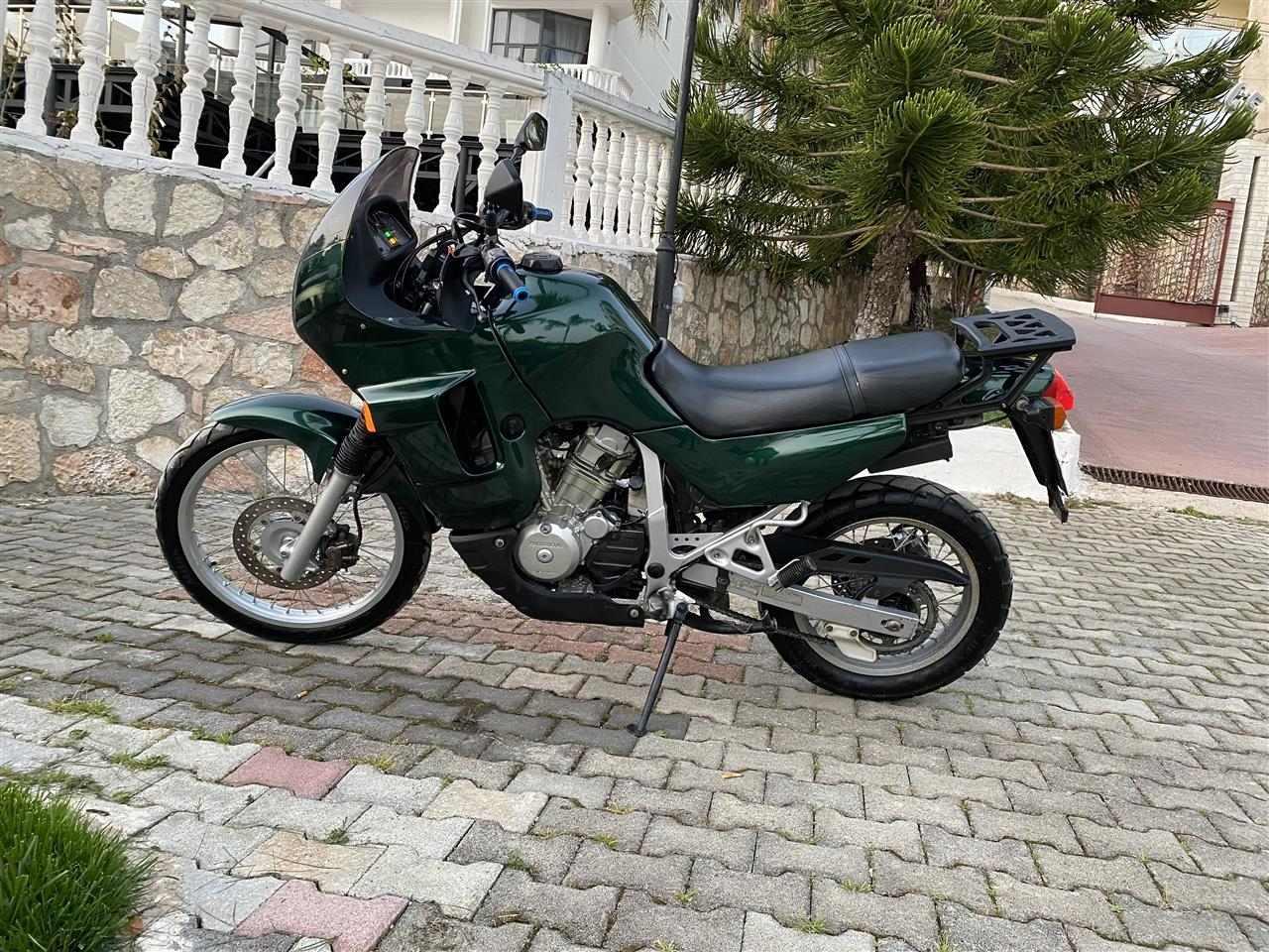 Honda Transalp 400cc Sarand
