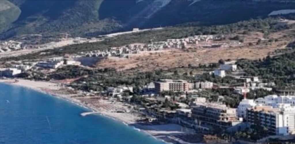 Dhermi-Pran-San-Nicolas--Shitet-Toke-me-Hipotek