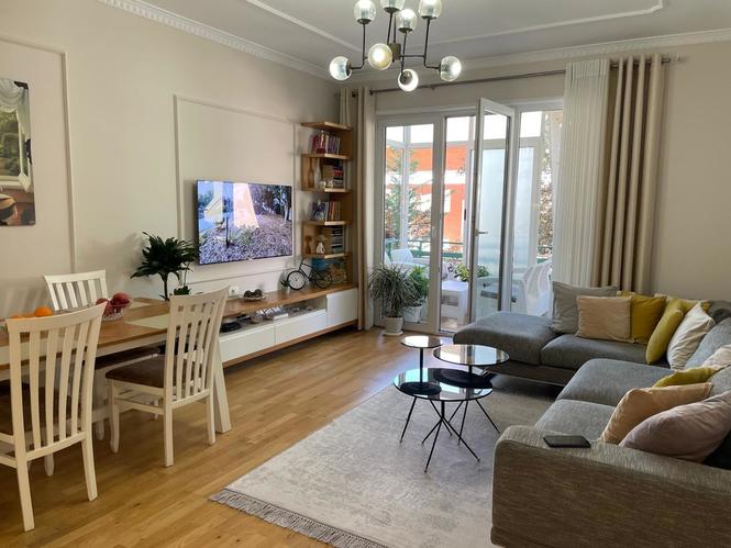 Shitet apartament 3+1+2+post parkimi Rruga Eduard Mano