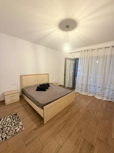 APARTAMENT ME QIRA 2+1+2  TE KOMPLEKSI DELIJORGJI
