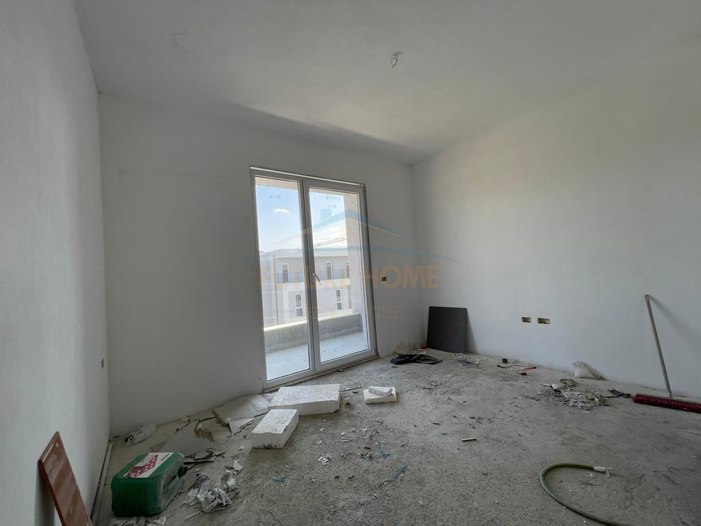 0695136472-Shitet--Apartament-2+1+2--Univers-City--Tirane