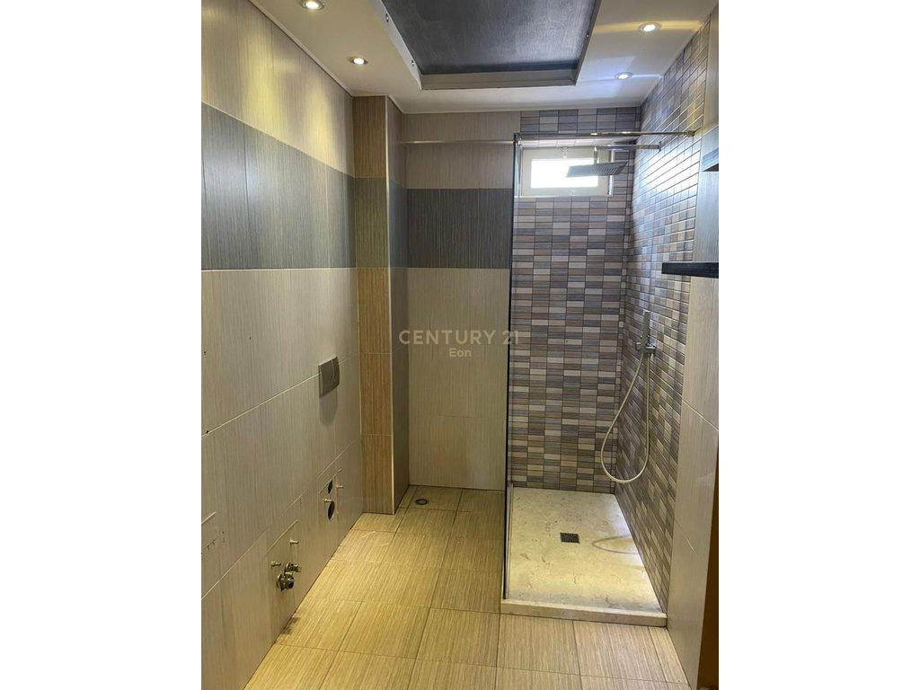 SHITET-APARTAMENT-2+1-PRANE-KAZAZIT-NE-DURRES-