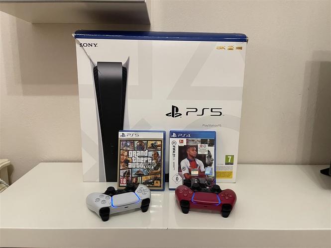 PS5  Disc Version me dy leva dhe lojra