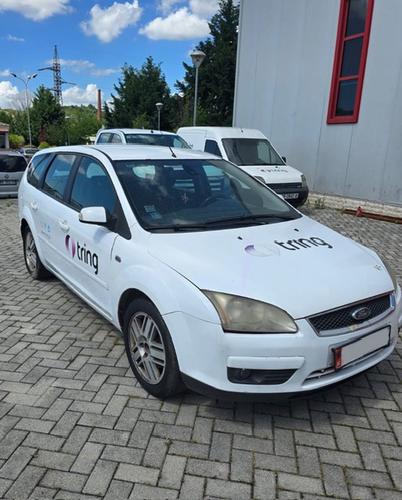 Ford-Focus-Shitet