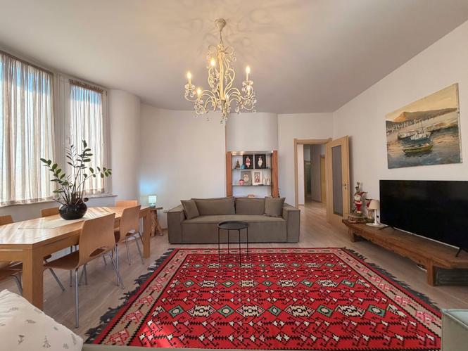 SHITET apartament 3+1 plot dritë tek shkolla "HARRY FULTZ"