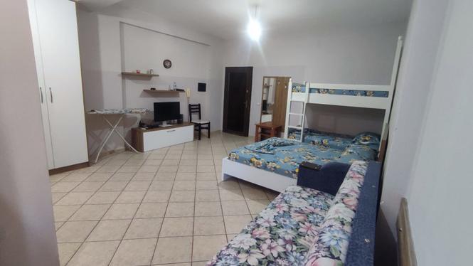 Jepet me qera ditore garsoniere në lungomare