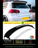 ��Spoiler i zi me shkëlqim i përshtatshëm për VW Golf MK6 GT