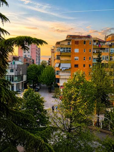 Apartment komod 2+ 1 ne Qender -Wifi& prane liqenit te Pogra