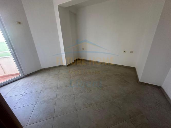 Shitet, Apartament 2+1, Ali Demi, Tiranë.