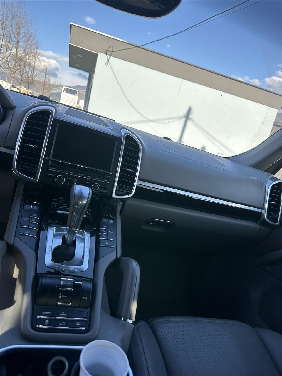 PORSCHE-CAYENNE