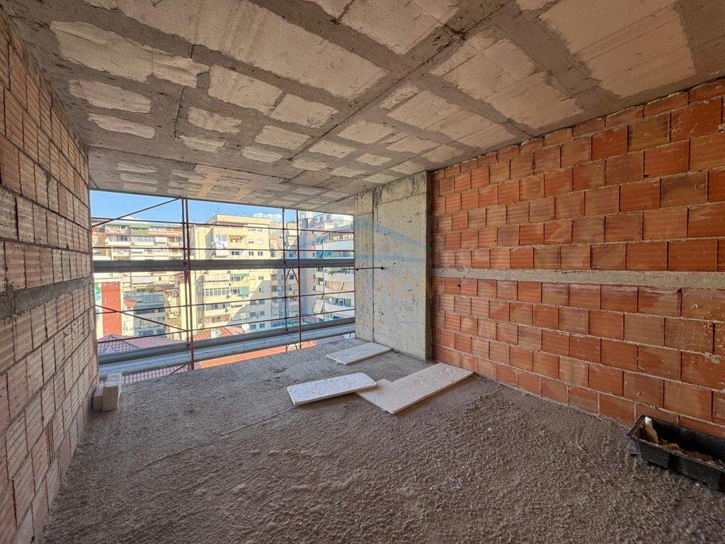 0692157078-Shitet---Apartament-Duplex-4+1---Komuna-Parisit