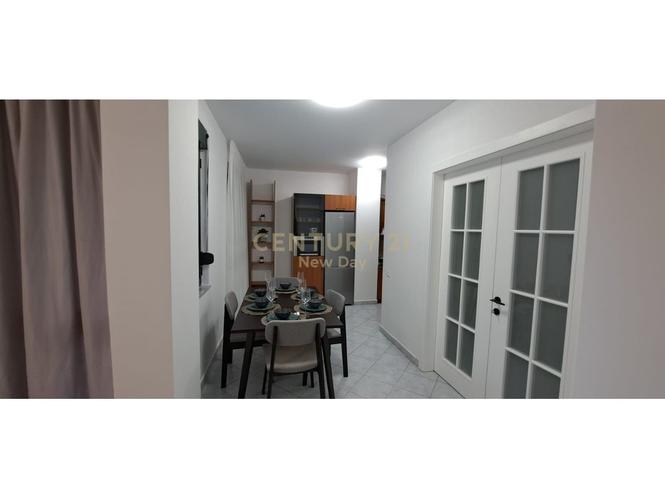 +355682429333 Jepet me qira apartament 2+1+2 në zonën e Voll
