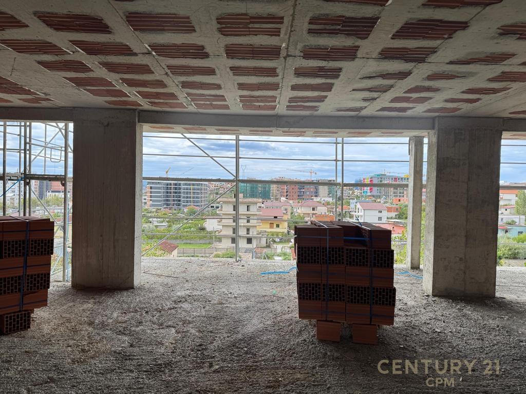 OKAZION--APARTAMENT-1+1+POST-PARKIMI-PER-SHITJE-NE-PASKUQAN-