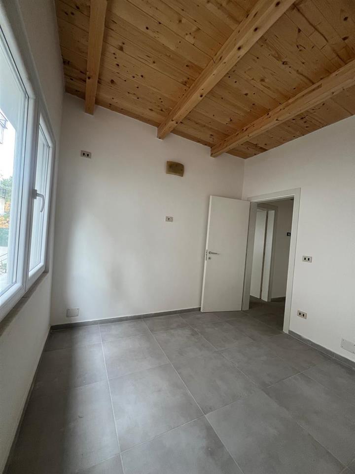 JEPET-APARTAMENT-ME-QIRA-NE-KATIN-E-DYTE-TE-NJE-BANESE-PRIVA