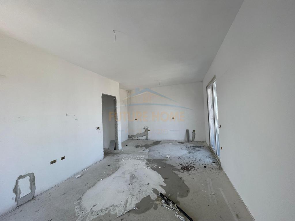 0695136472-Shitet--Apartament-2+1+2--Univers-City--Tirane