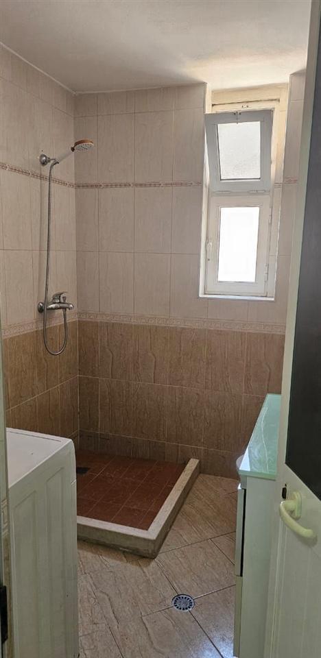 APARTAMENT-ME-QERA-1+1-RRUGA-E-BARRIKADAVE-60-000-LEKE