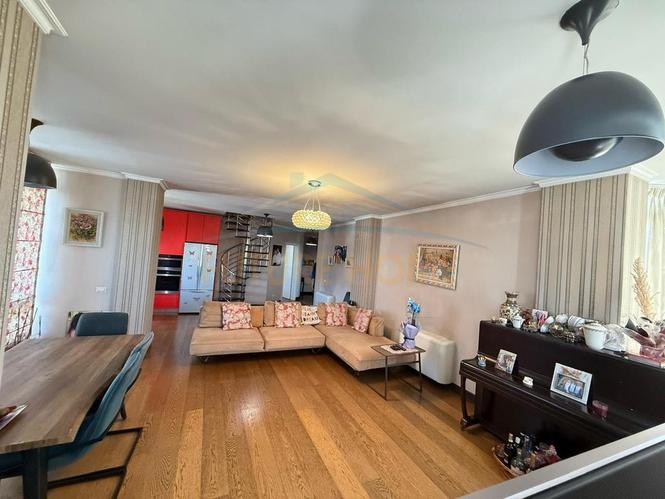 0692268458 Shitet, Apartament 2+1, Pallati me Shigjeta, Tira