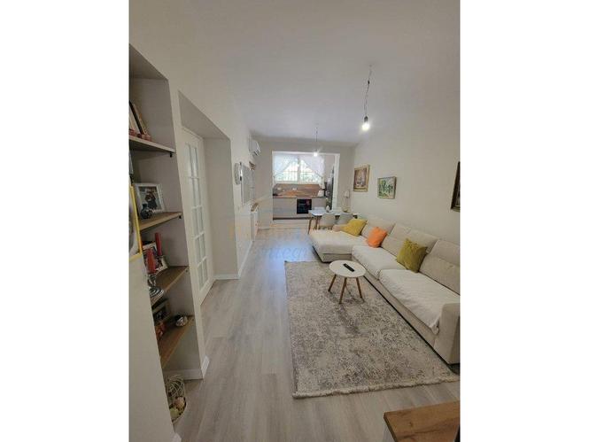 0683487469 Shitet, Apartament 1+1, Rruga Tefta Tashko Koço,