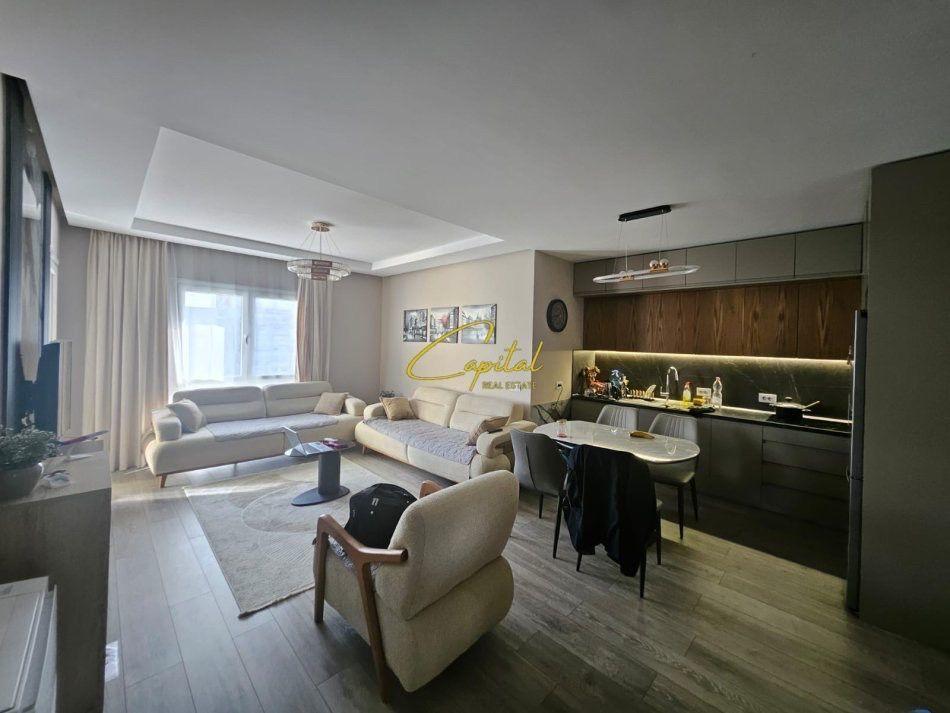 APARTAMENT-ME-QERA-2+1-RRUGA-DRITAN-HOXHA-700-EURO