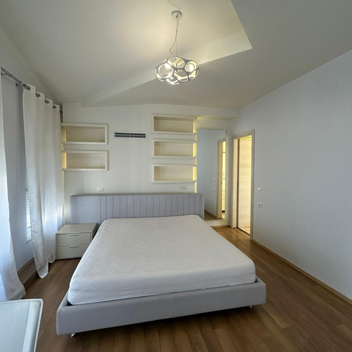----Jepet-me-Qira-Vilë-4-Katëshe---White-House-Residence--pr
