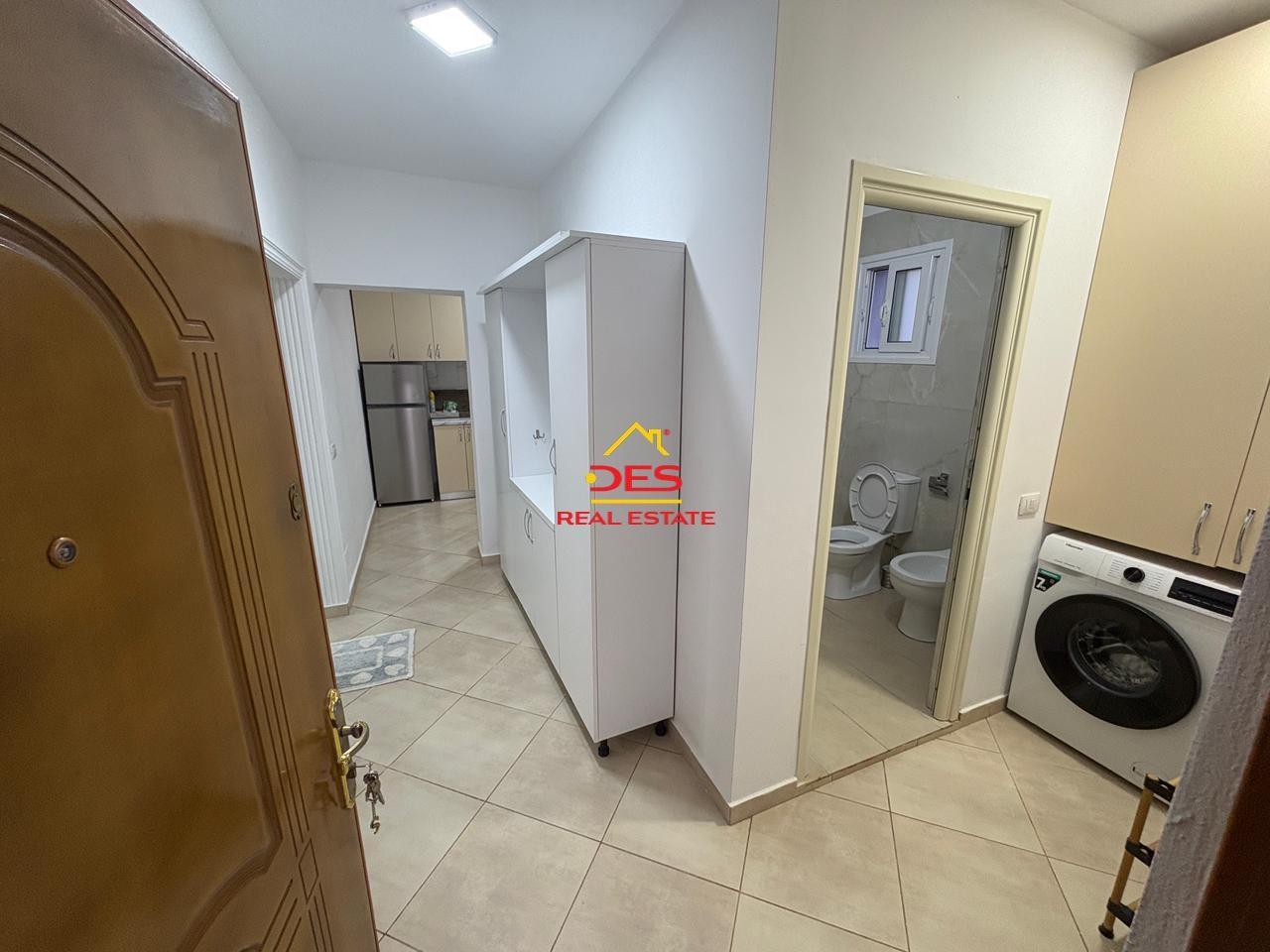 JEPET-ME-QIRA-SHTËPI-PRIVATE-PRANË-STACIONIT-TË-TRENIT-VLOR